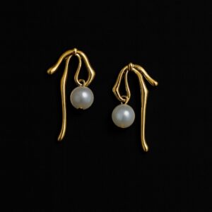 Cosmic Curl Pearl Earring